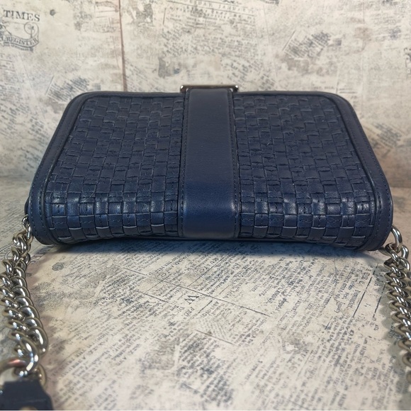 Banana Republic Navy Blue Cross Body Shoulder Bag Basket Weave Flap Closure - Picture 7 of 16